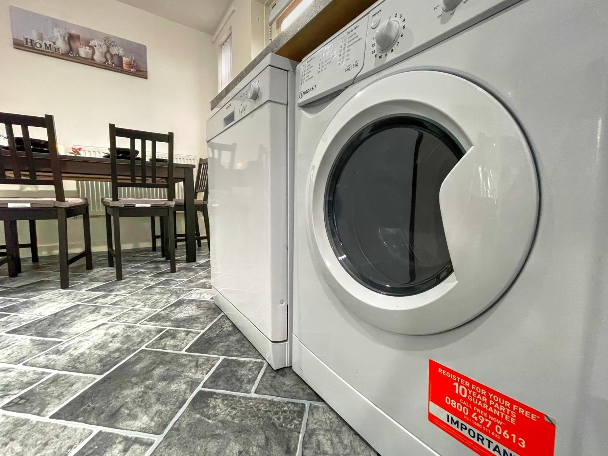 Stunning And Lovely 3 Bed House - Catch 22 Coventry Esterno foto