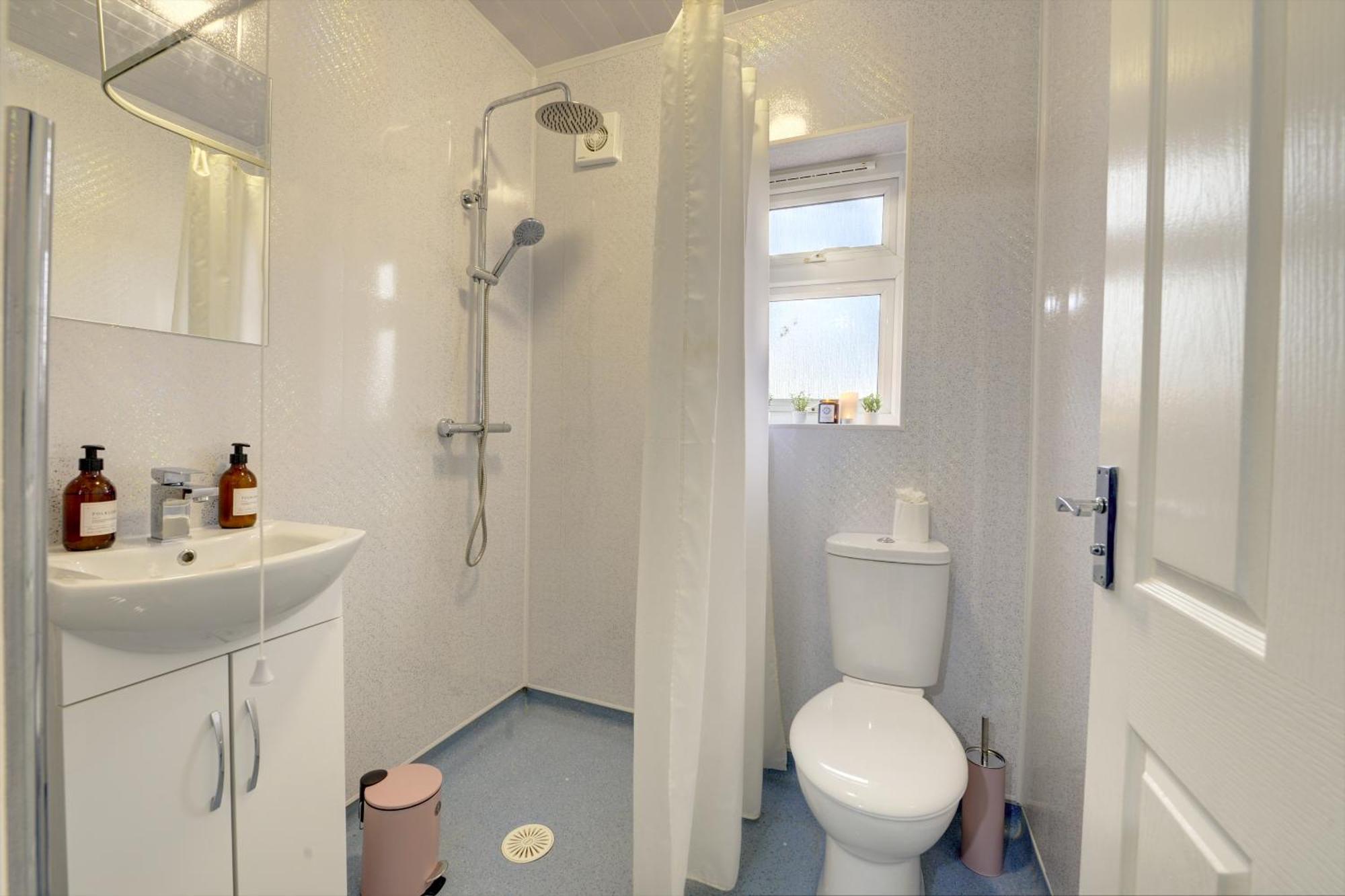 Stunning And Lovely 3 Bed House - Catch 22 Coventry Esterno foto