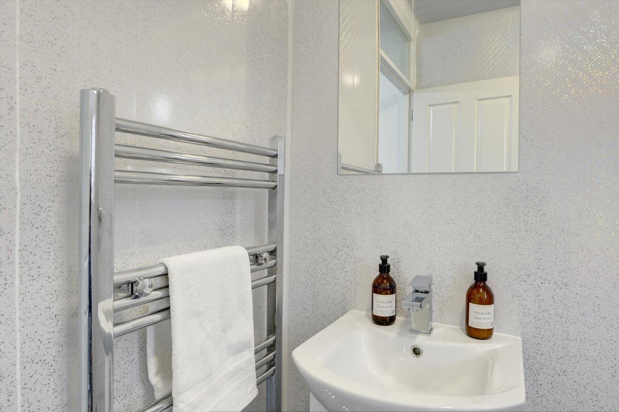 Stunning And Lovely 3 Bed House - Catch 22 Coventry Esterno foto
