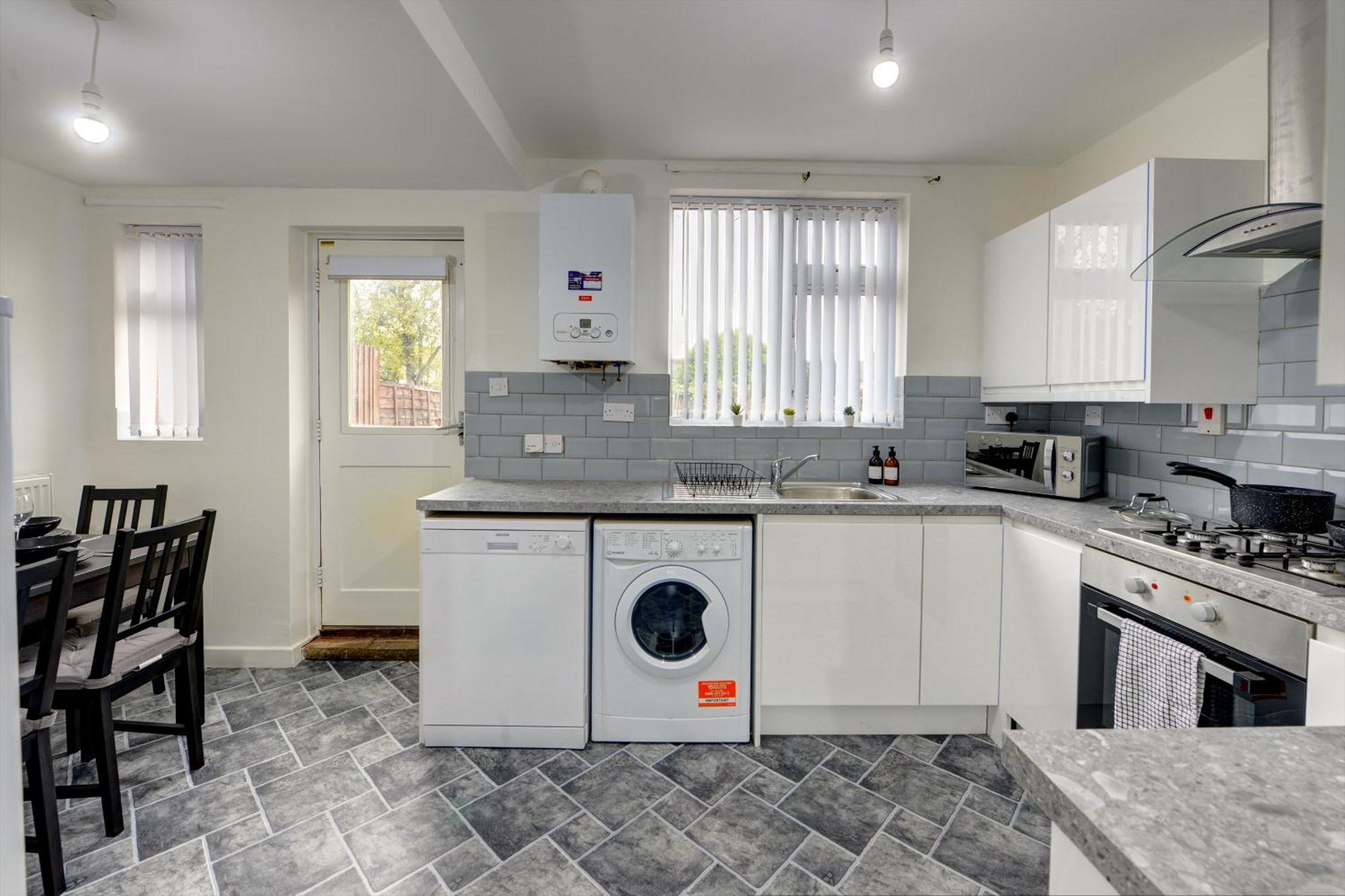 Stunning And Lovely 3 Bed House - Catch 22 Coventry Esterno foto