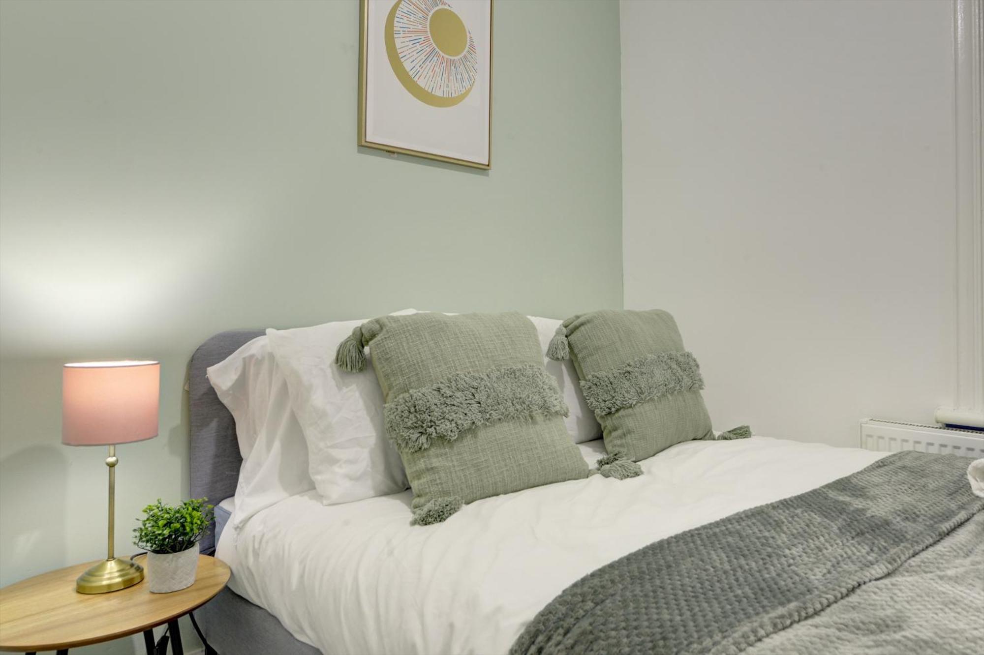 Stunning And Lovely 3 Bed House - Catch 22 Coventry Esterno foto