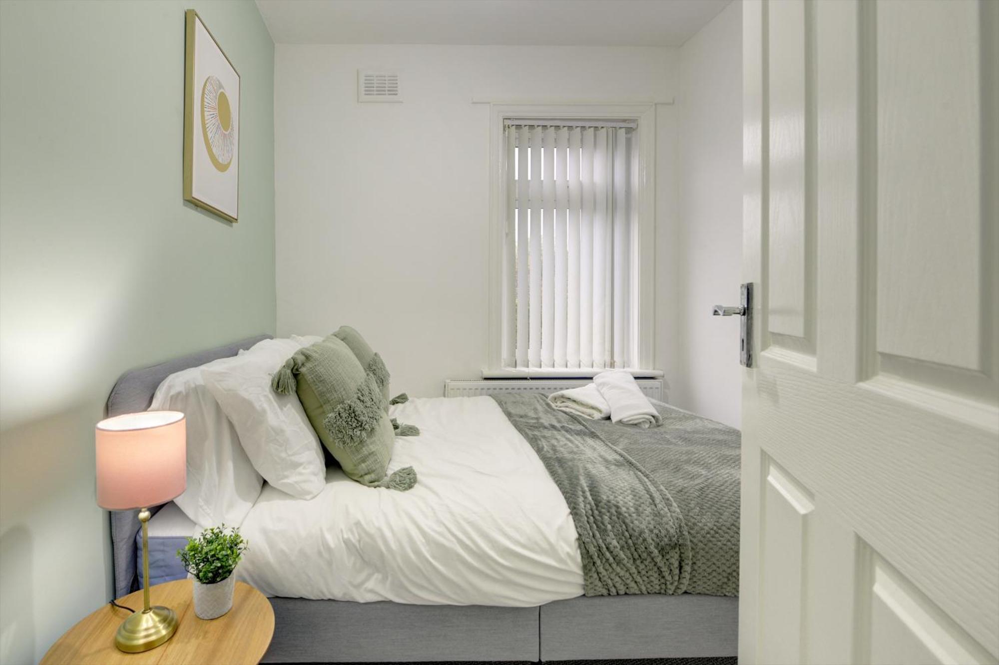 Stunning And Lovely 3 Bed House - Catch 22 Coventry Esterno foto