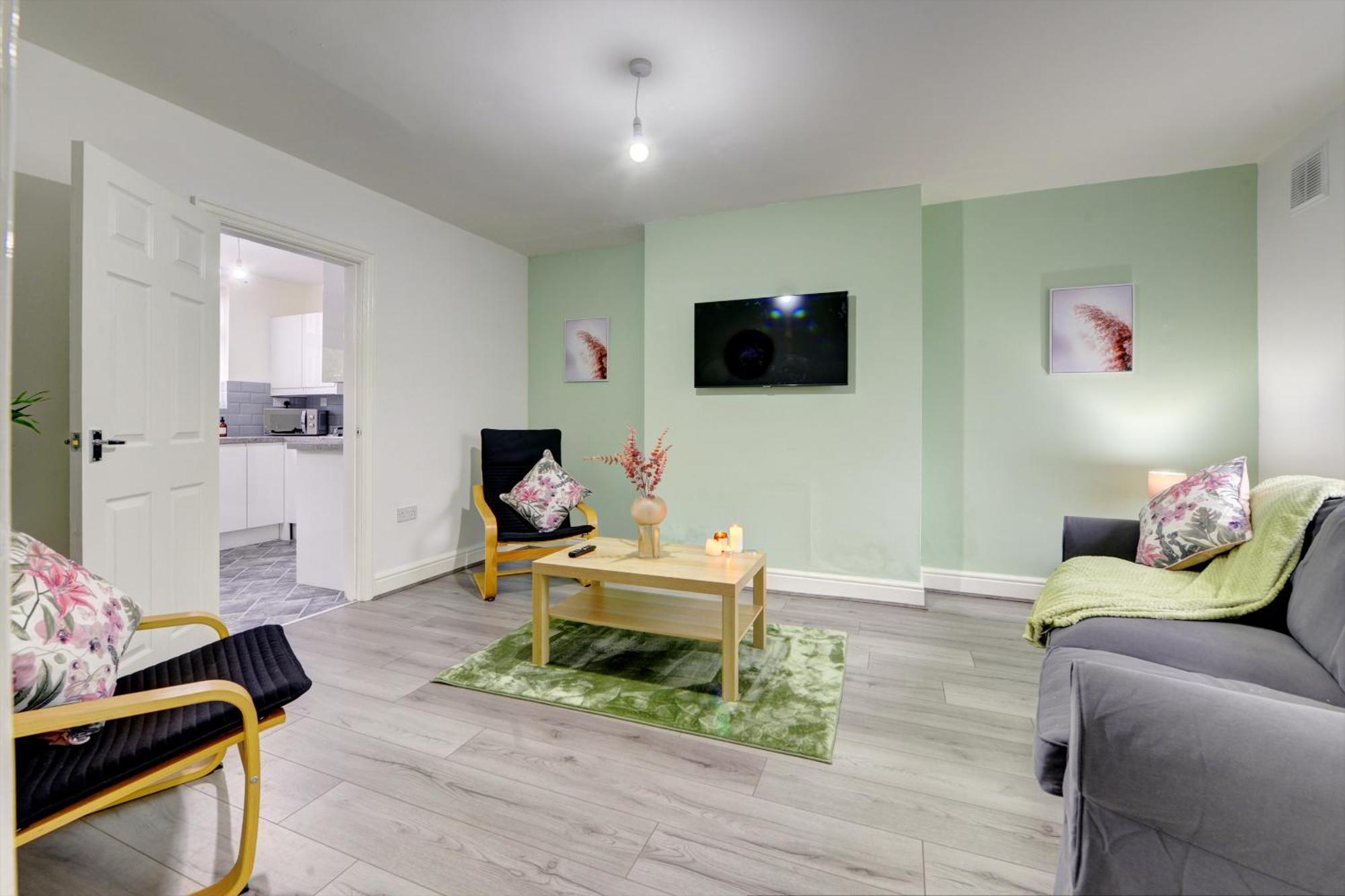 Stunning And Lovely 3 Bed House - Catch 22 Coventry Esterno foto